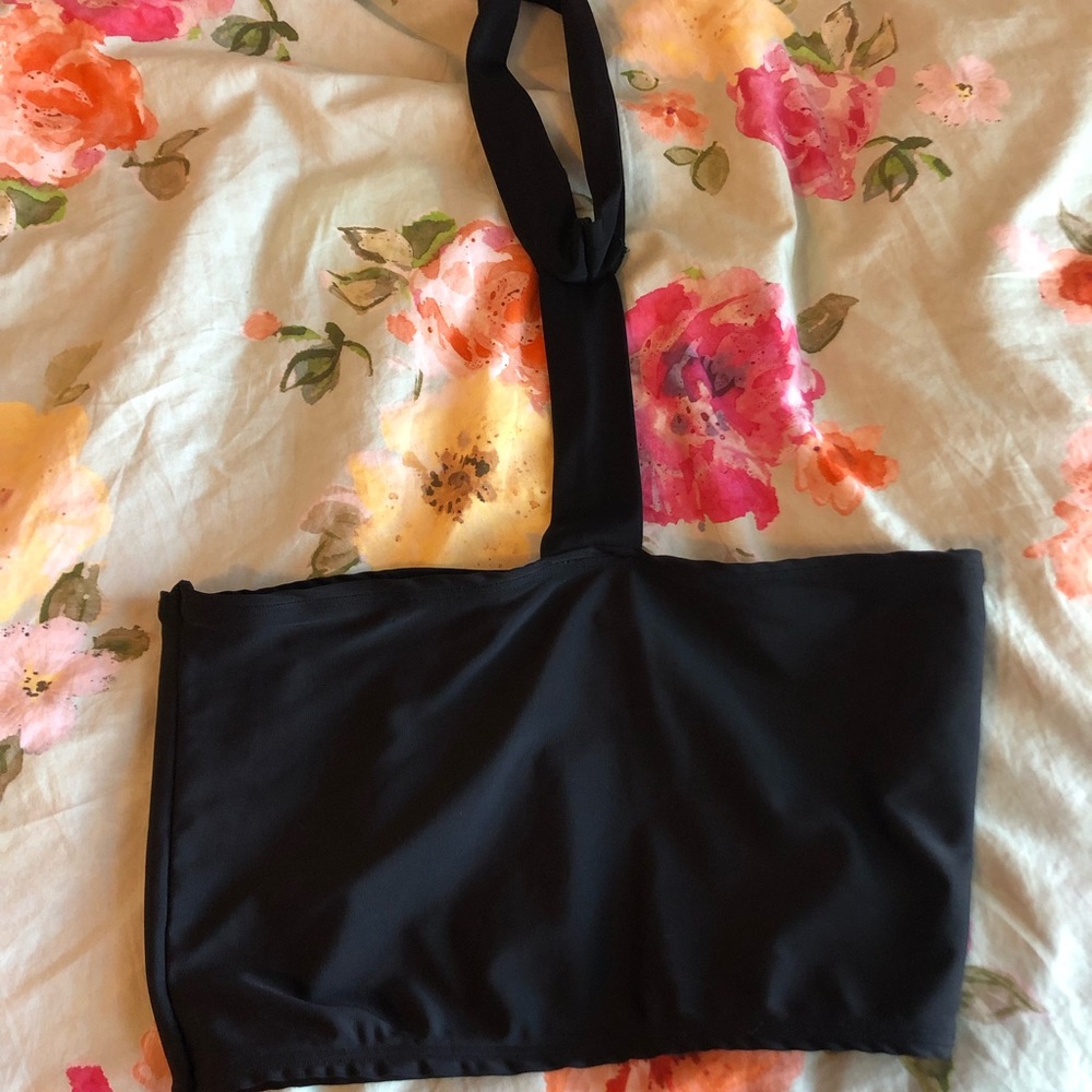 LF choker crop top!